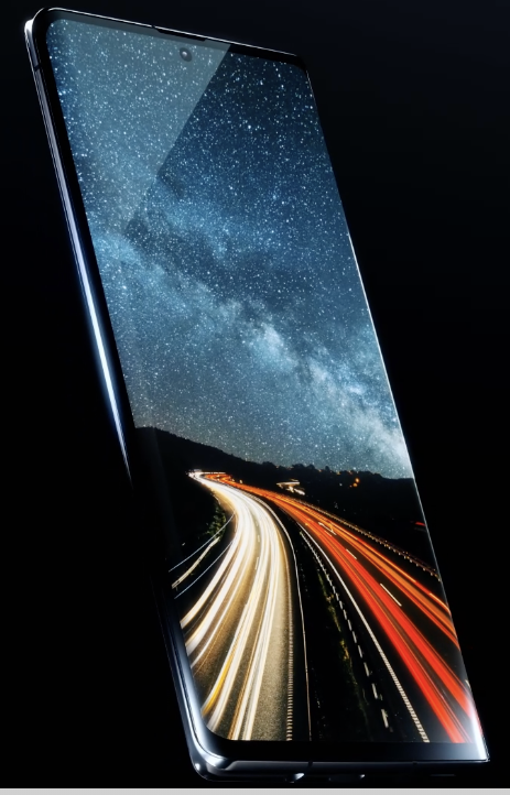 AQUOS R6エッジディスプレイを斜めから見た画像