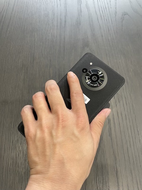 AQUOS R7の背面カメラ