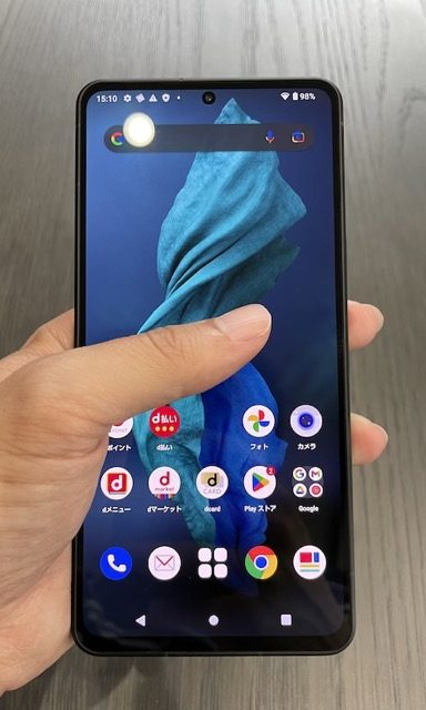 AQUOS R7のフラットディスプレイ正面画像