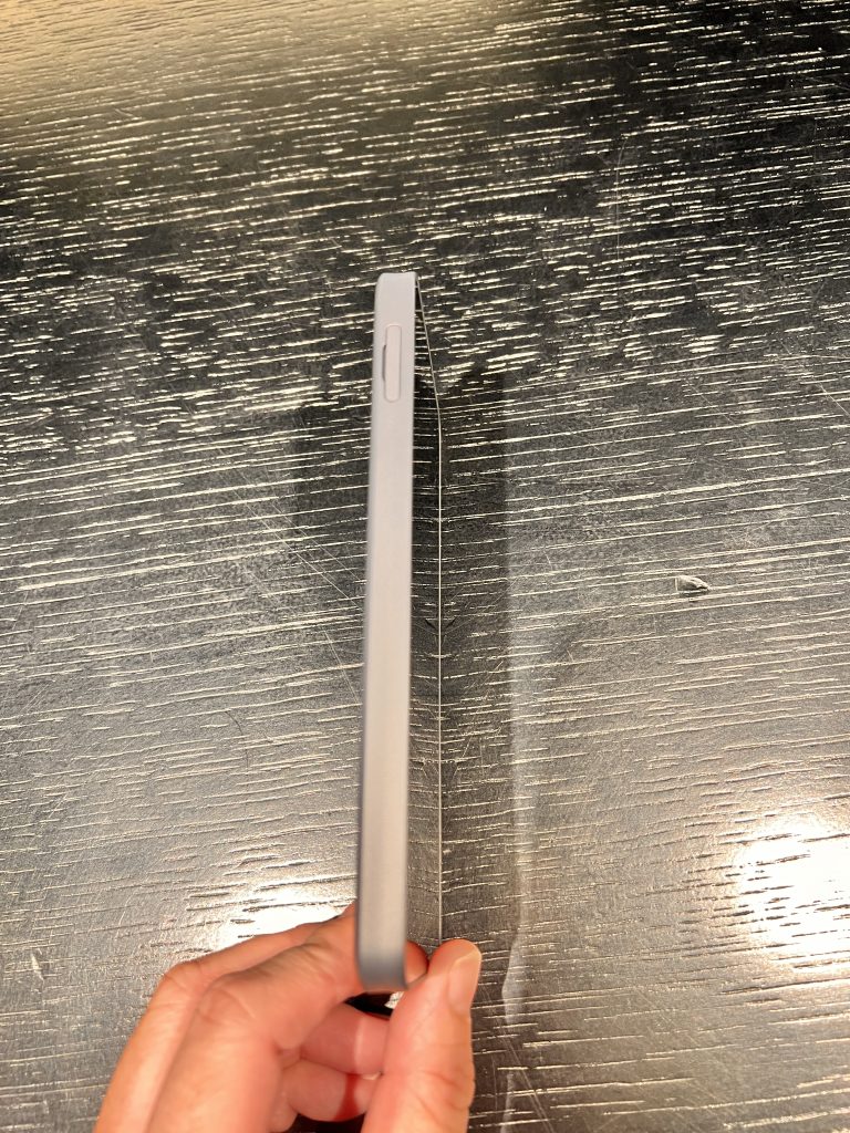 AQUOS wish3　SIMカードスロット