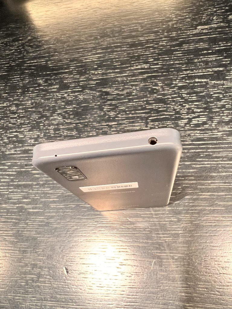 AQUOS wish3　本体上部