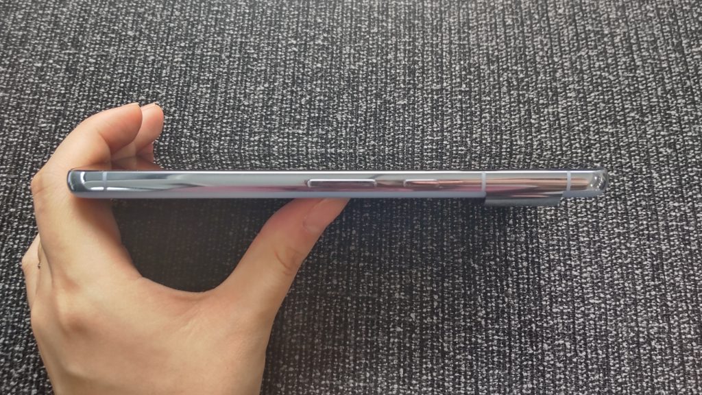 Google Pixel 8 Proの側面