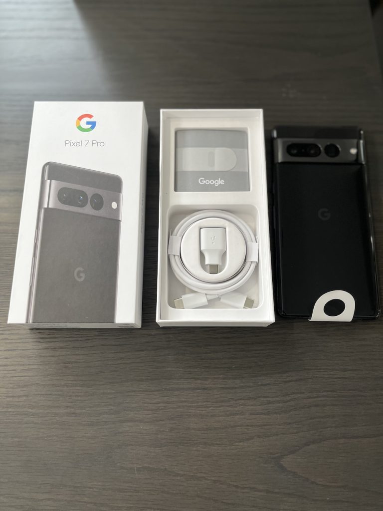 Google Pixel 7 Pro Obsidianの実物