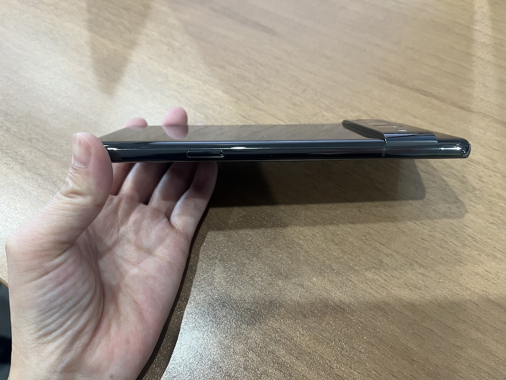 Google Pixel 7 Proの側面