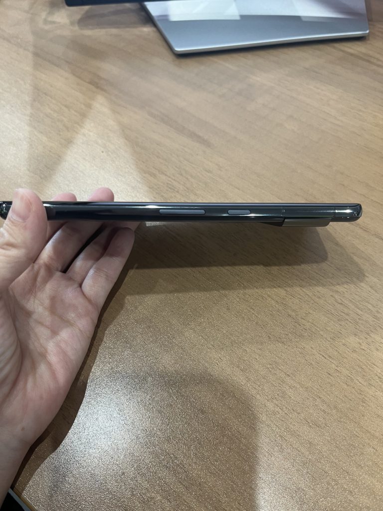 Google Pixel 7 Proの側面