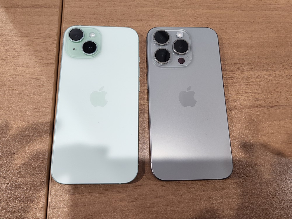 iPhone 15とiPhone 15 Proの背面