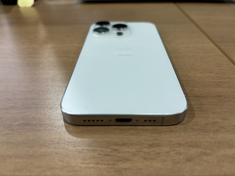 iPhone 15 ProのUSB-Cコネクタ